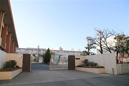 福岡市立当仁中学校 928m