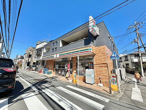 セブンイレブン　横浜白幡向町店（約685m）