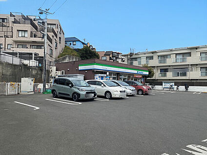 ファミリーマート 六ッ川二丁目店 1253m