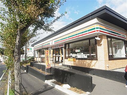 セブンイレブン横浜戸塚名瀬町店 976m