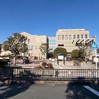 鎌倉市玉縄図書館 1210m
