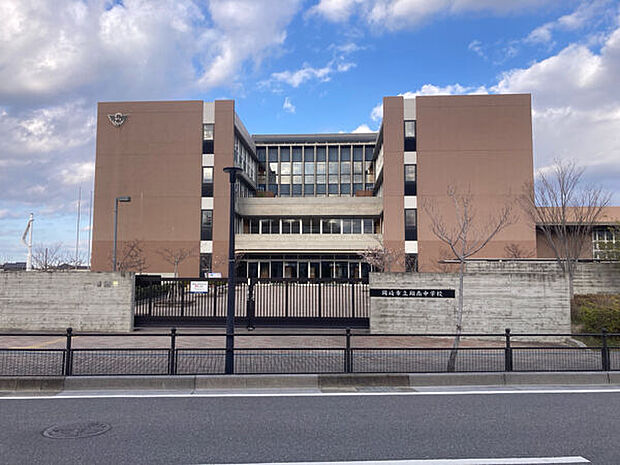 岡崎市立翔南中学校（約391m）