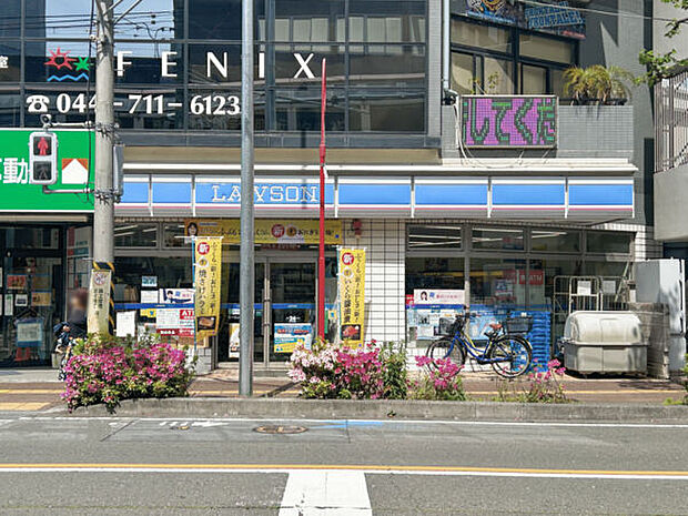 ローソン上小田中店（約414m）