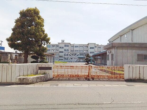春日井市立味美中学校（約1,543m）