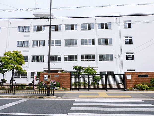 富田丘第三公園（約367m）