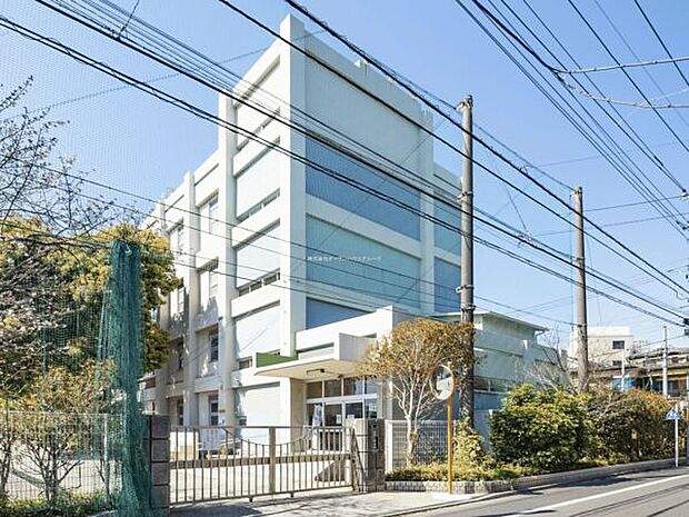 江戸川区立小岩第二中学校(約387m)