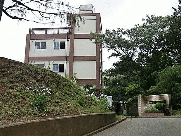 船橋市立前原中学校（約1,633m）