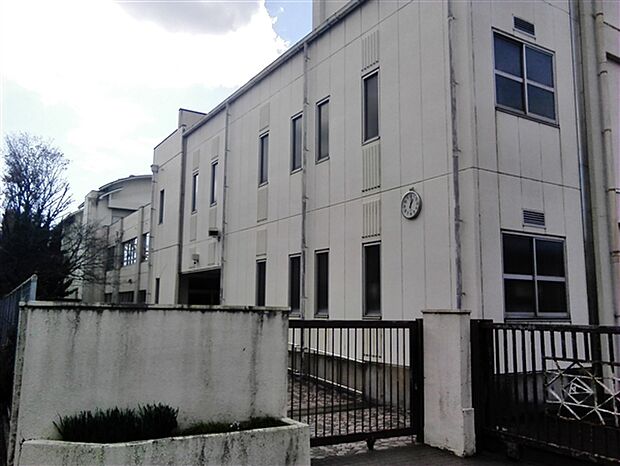 名古屋市立守山西中学校(約2,366m)
