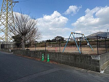 朝日西公園 742m