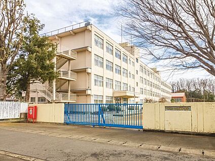 大和市立上和田中学校 1639m
