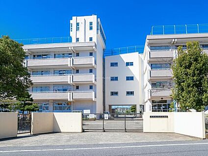 市川市立北方小学校 557m