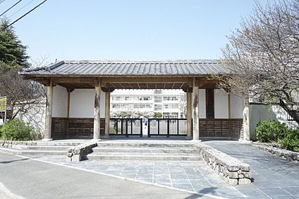 太宰府市立水城小学校 936m
