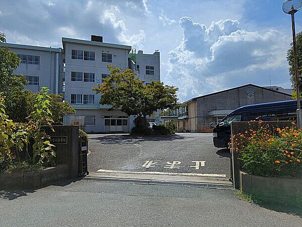流山市立常盤松中学校（約324m）