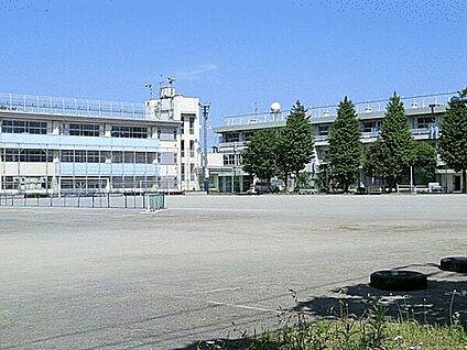 国分寺市立第三中学校 1227m