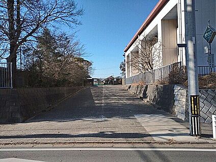 八千代市立大和田西小学校 1704m