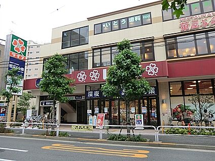 ライフ大崎百反通店 821m