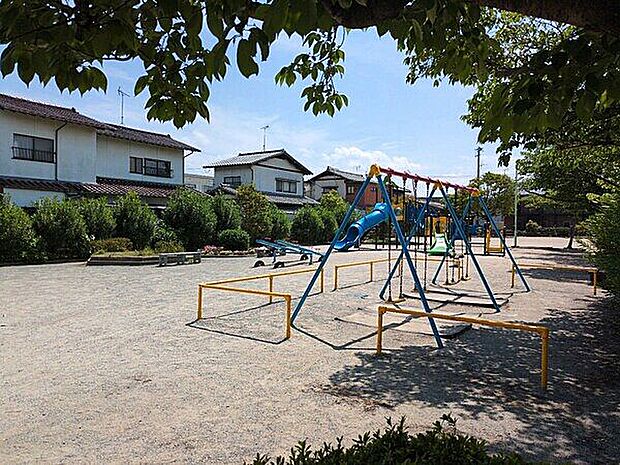 柚須公園(約497m)