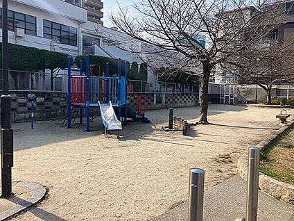 松屋ゆうゆう広場 1115m
