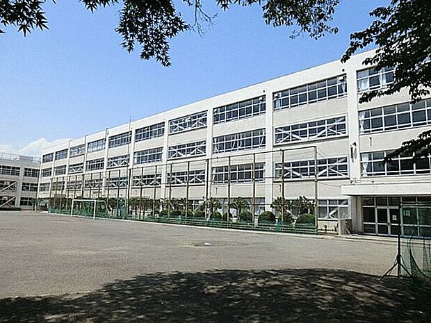 小金井市立小金井第二中学校(約748m)