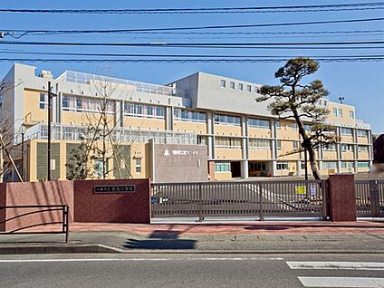川崎市立宮内小学校 329m