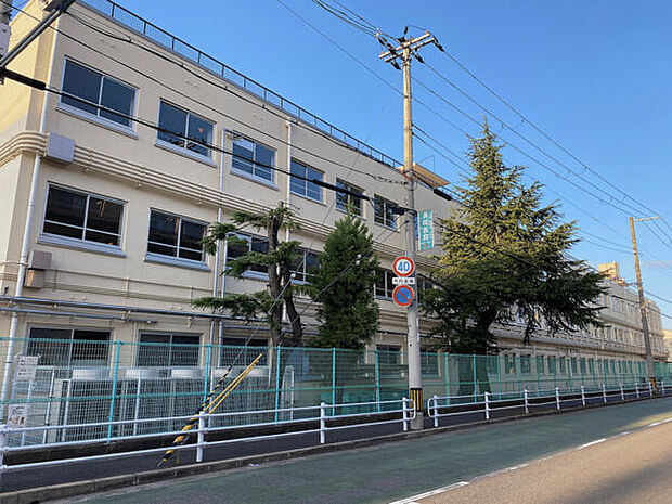 神戸市立本山第三小学校（約885m）