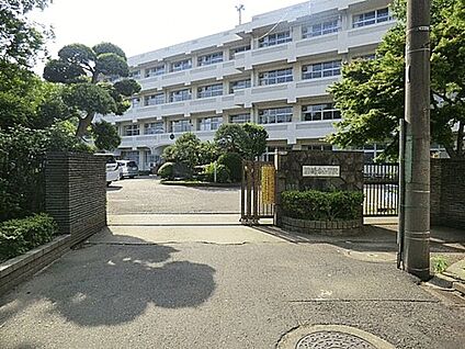 船橋市立峰台小学校 627m