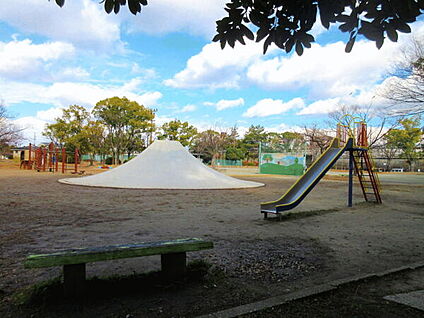 荒越公園 820m