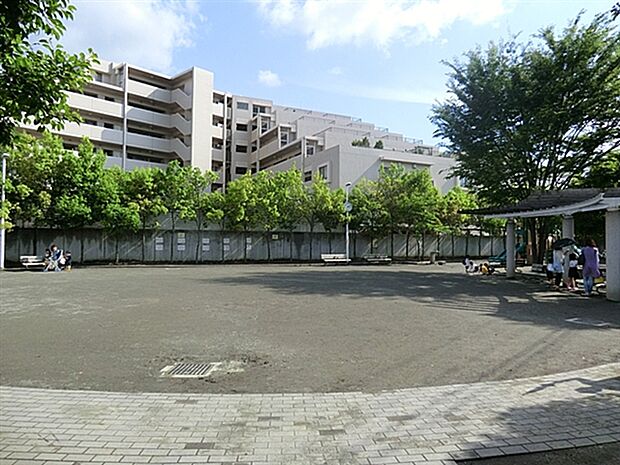 東高津公園(約475m)