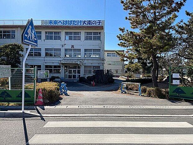 八千代市立大和田南小学校(約718m)