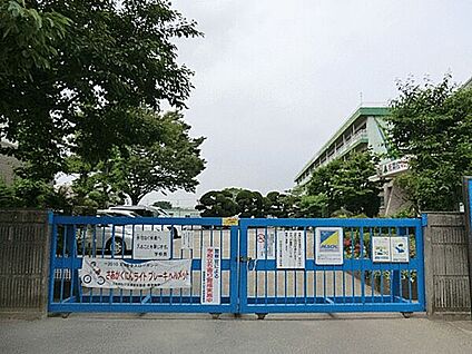 戸田市立笹目東小学校 436m