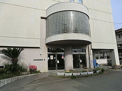 茅ヶ崎市立松浪小学校 685m