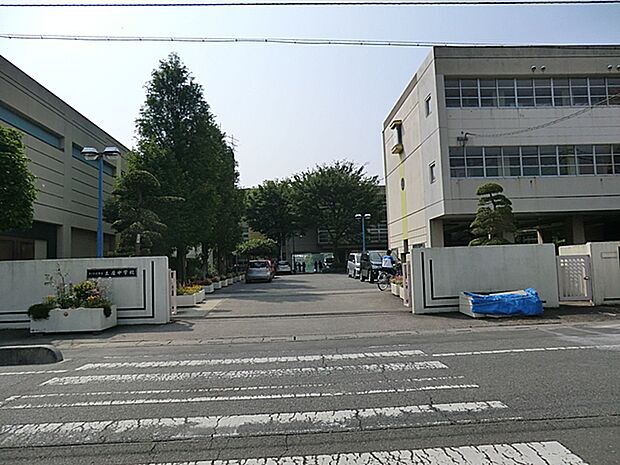 さいたま市立土屋中学校(約699m)