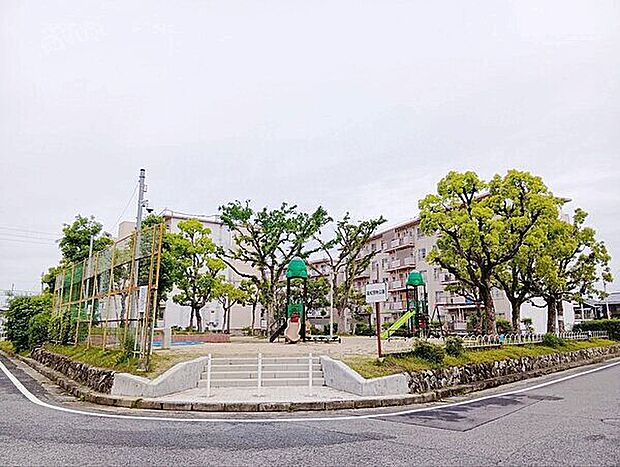 高松団地公園(約962m)