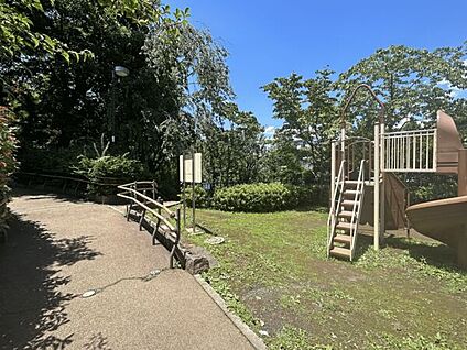 文京区立大塚坂下町公園 1481m