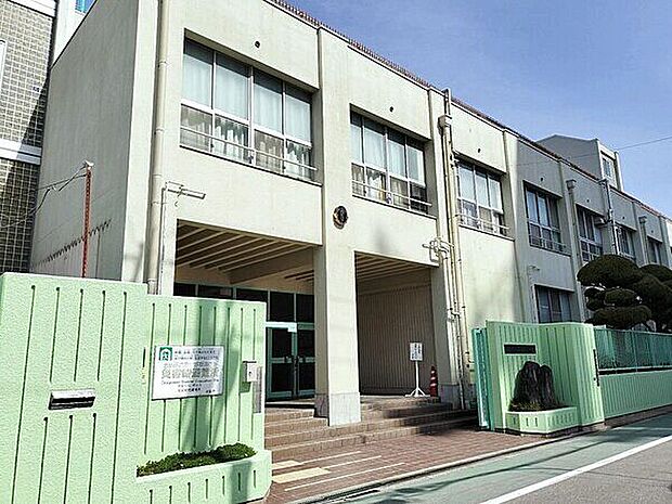 大阪市立みどり小学校（約996m）