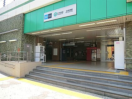 東京メトロ「北綾瀬」駅 2960m