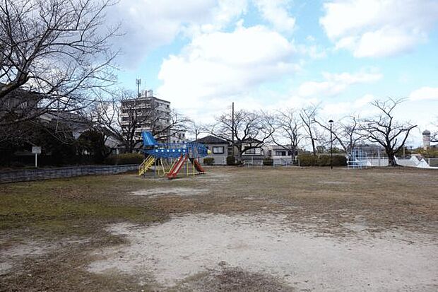 原町公園(約1,122m)