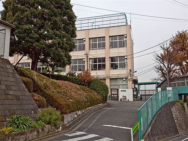 大田区立馬込東中学校(約790m)