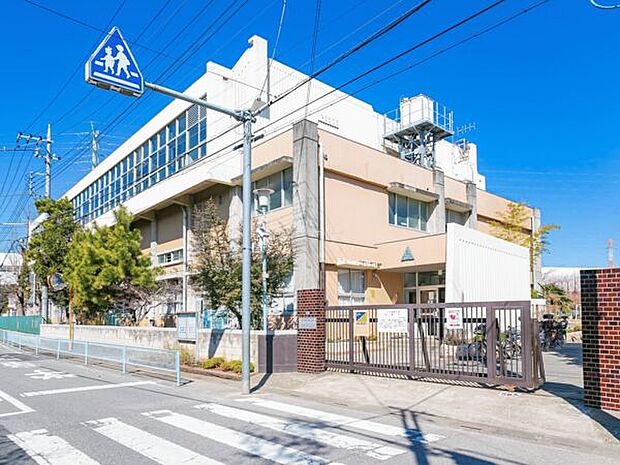 川口市立芝西小学校（約979m）