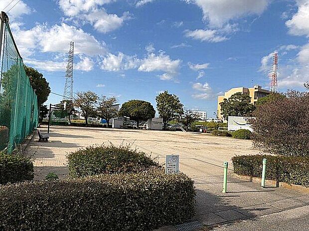 知立市立知立西小学校(約1,311m)