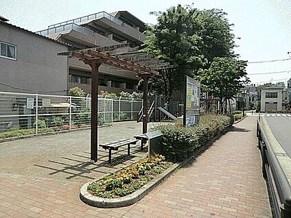 上神明児童遊園 387m