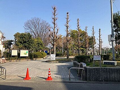 堂山公園 1218m