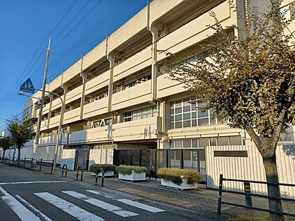 堺市立陵西中学校 1018m