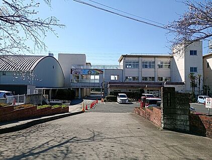 大府市立石ヶ瀬小学校 761m