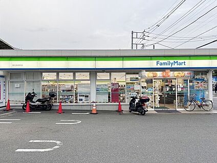 ファミリーマート港北篠原町店 947m