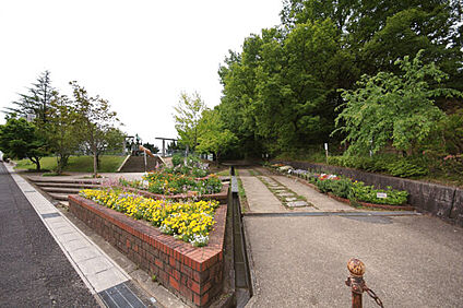 鳴子中央公園 487m
