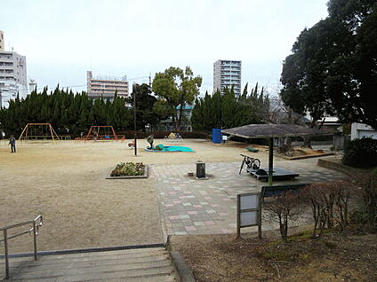 西一社第三公園 703m