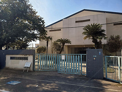 西宮市立浜脇中学校 560m