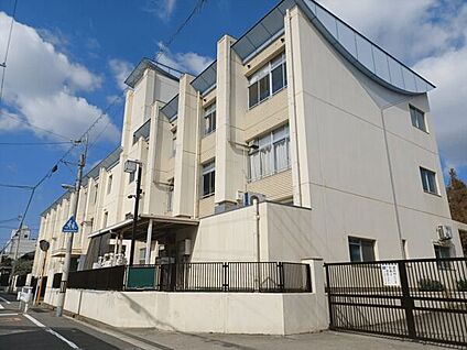 大阪市立阿倍野小学校 598m