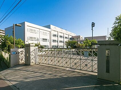 川崎市立柿生中学校 2121m